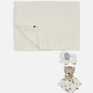 Cream Baby Blanket with Plush Toys set